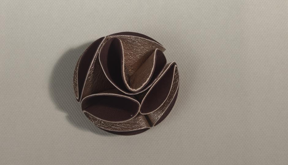 Clip-on Origami Rose 02 (pair)